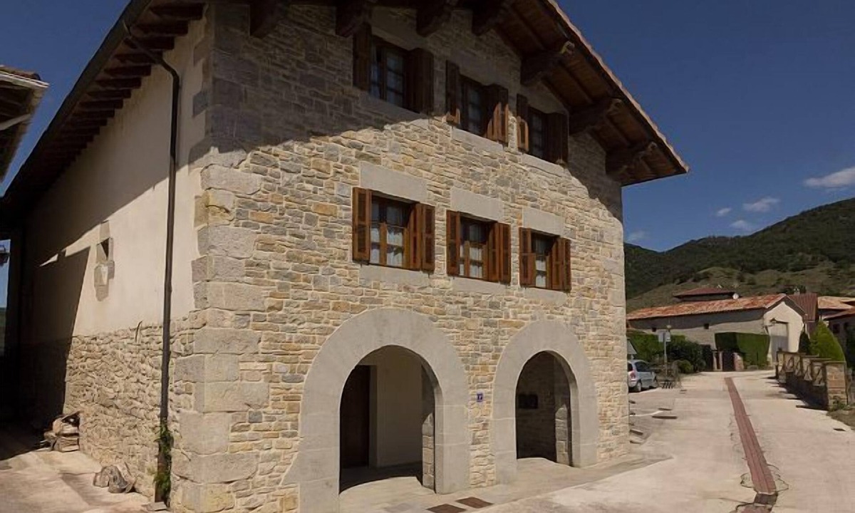 Berrioplano Cottage | Casa Rural Cortea for 6 people plus an extra