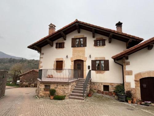 Hiriberri-Artzibar House | Casa rural Parriola