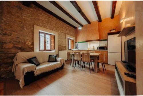 Castellfort House | Casa sala pinta