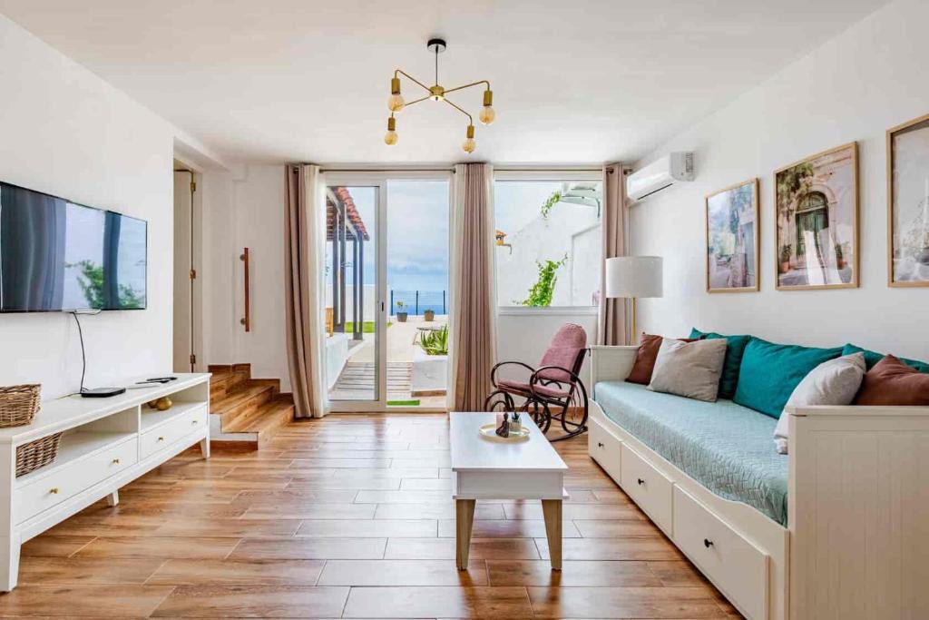 La Mancha House | Casa Teide, disfruta de el atardecer en tu gran terraza privada