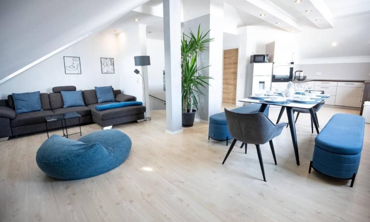 Monikaviertel Apartment | CASA8070 Exclusive maisonette apartment 91 m² 4 rooms 1-9 guests incl. parking space