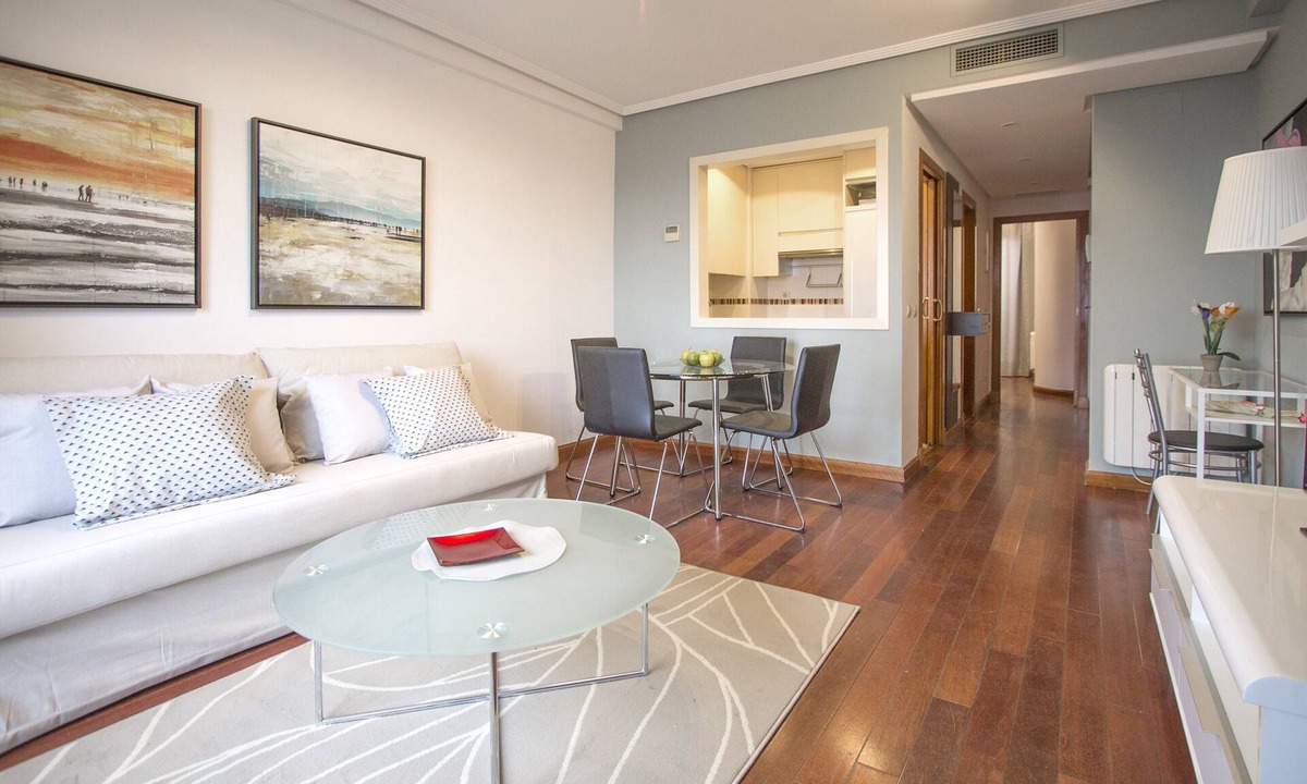 Almenara Apartment | CASTELLANA PARKING 1 BEDROOM - 03