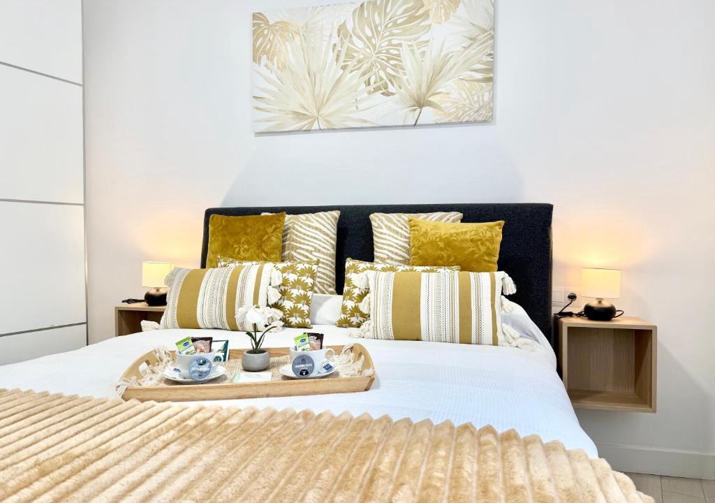 Castro Urdiales Apartment | Castro Holidays - Apto B Nuevo Céntrico con Garaje Gratis