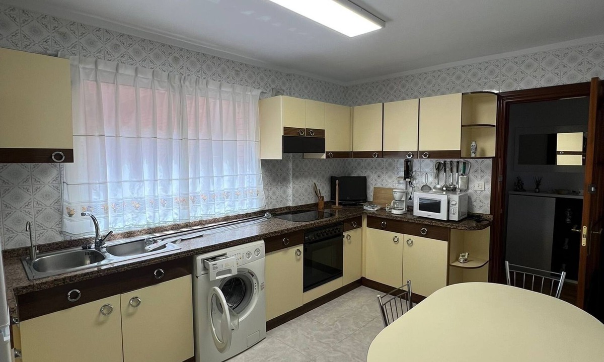 Distrito Sur Apartment | Centrally located and spacious apartment in Gijón. Close to the beach. All services.