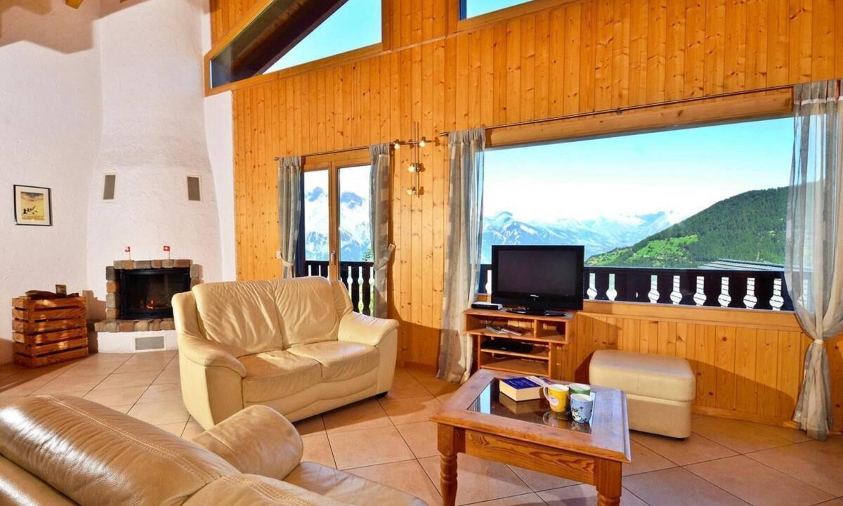 Riddes Ski Chalet | Chalet, 350m from ski slopes, sauna, terrace, balcony, fireplace or stove, parking, tv, 250m²