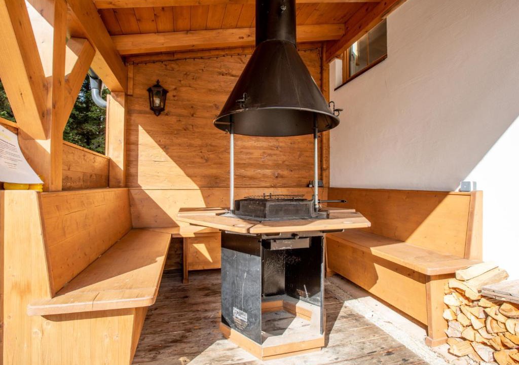 Hochkrimml Ski Chalet | Chalet Hochkrimml 2 by Interhome