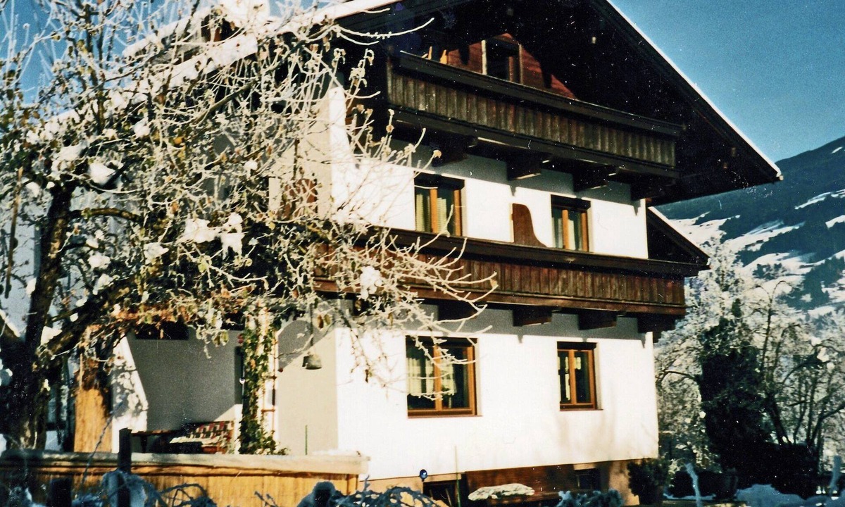 Kapfing Apartment | Chalet in Fügen near Ski Lift Spieljoch