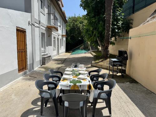 Santander Villa | Chalet reformado 14 pax BBQ y jardín10 min playa