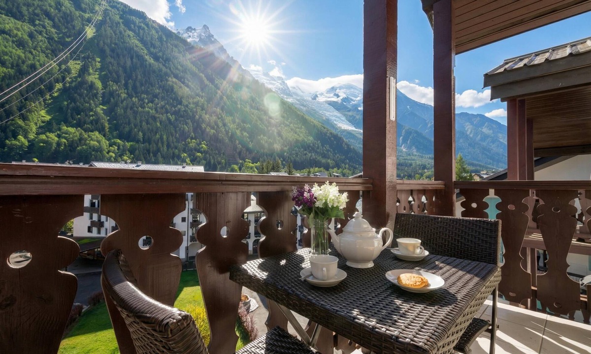 Chamonix City Centre Apartment | Cham Sud Forclaz504 - 1BR w/Balcony sleeps 4, Chamonix, France