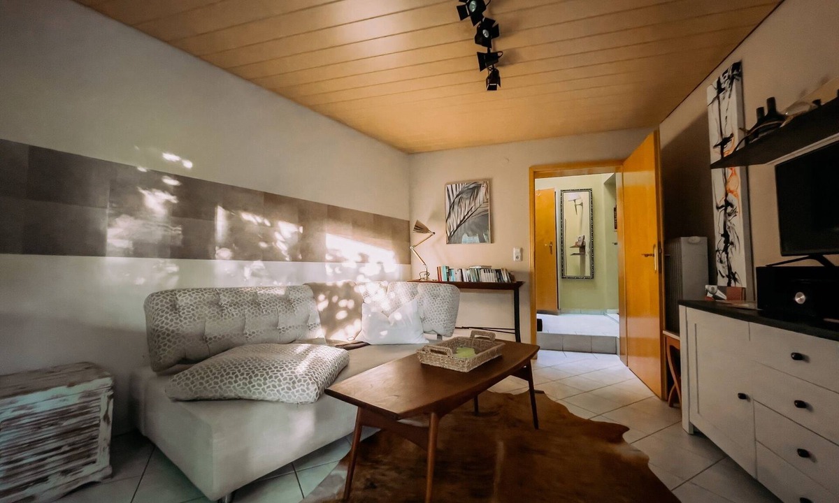 Volkach Apartment | Charmante Ferienwohnung auf 2 Ebenen mit idyllischem Freisitz