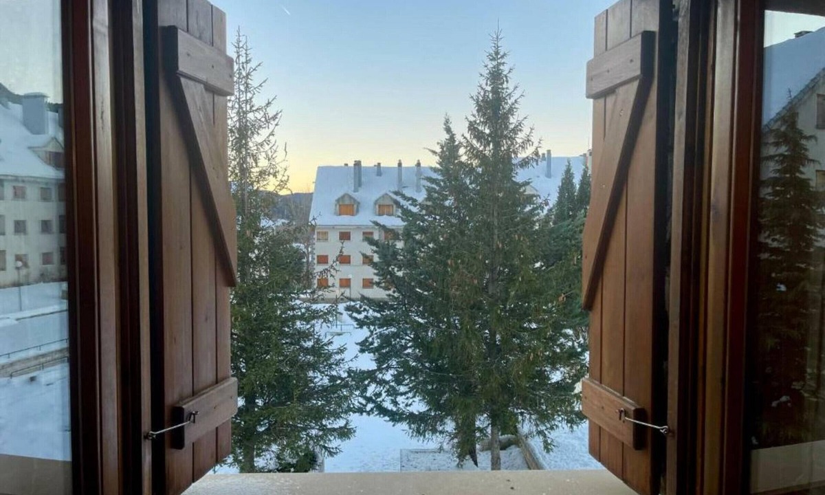 Villanua Apartment | Charming 2-bedroom apartment in Villanúa near ski slopes