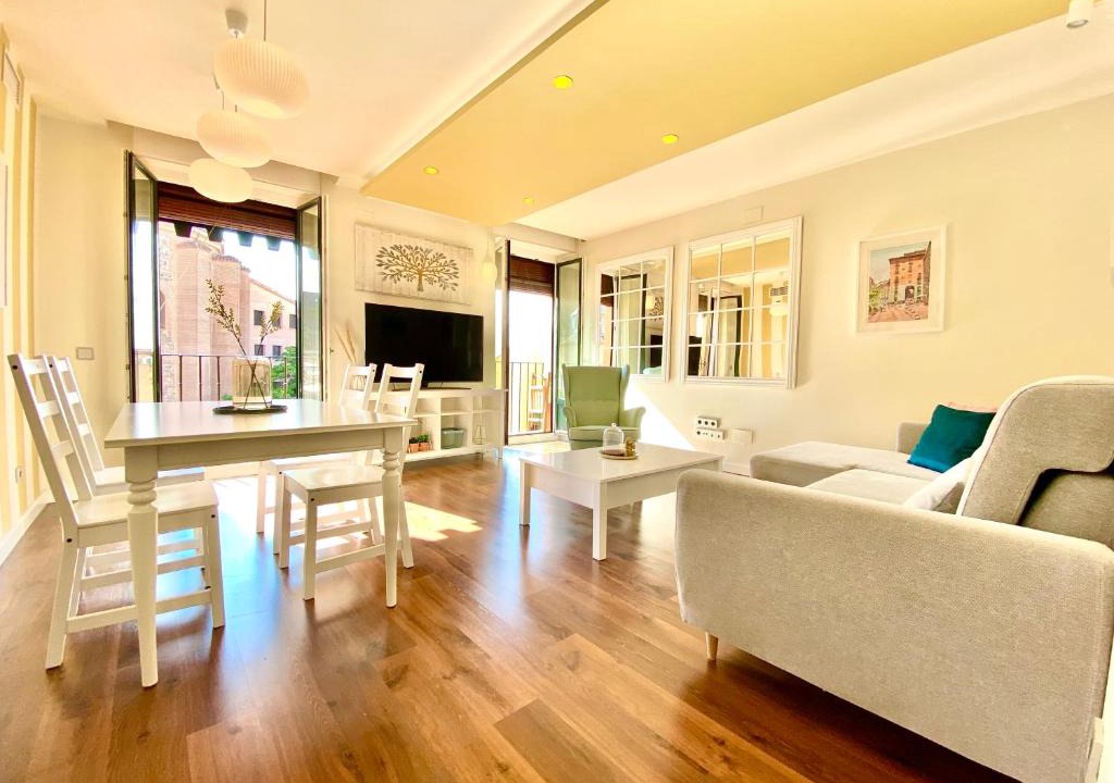Barrio de La Latina Apartment | Charming Exclusive La Latina