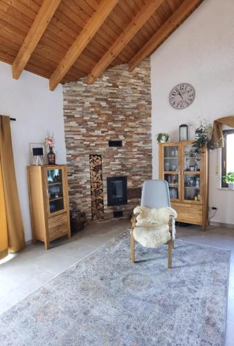 Scheuring Apartment | Charming loft apartment with fireplace