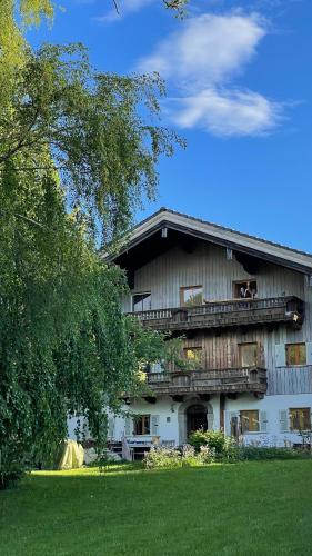 Bernau am Chiemsee Apartment | ChiemseeRefugium - Ferienwohnung Berg