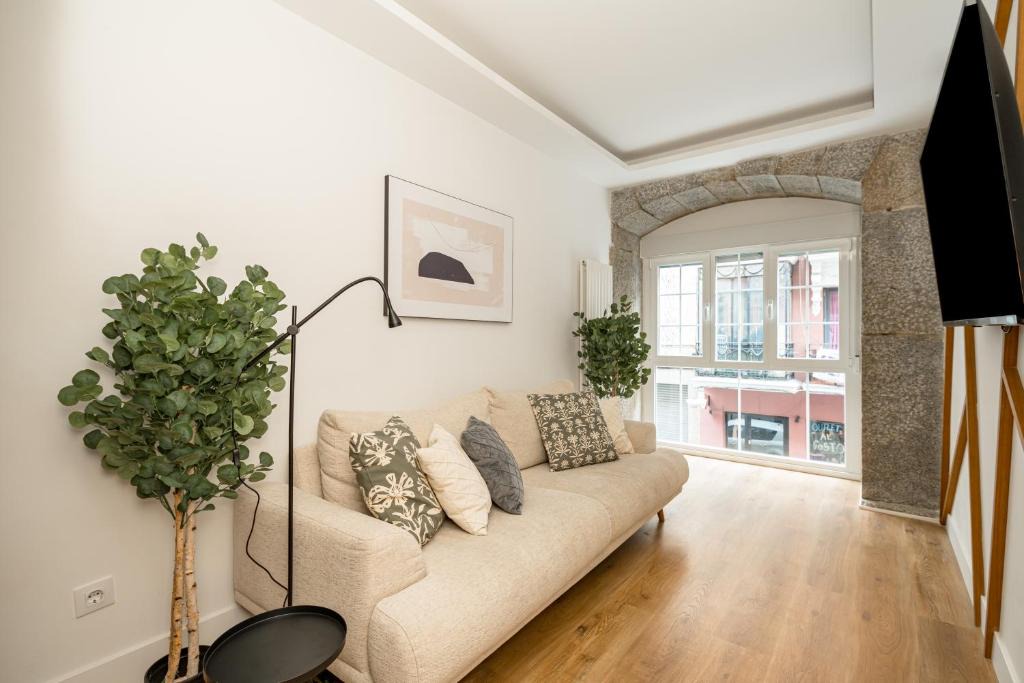 Justicia Apartment | Chueca VIII calle Hortaleza 3BR 3BH