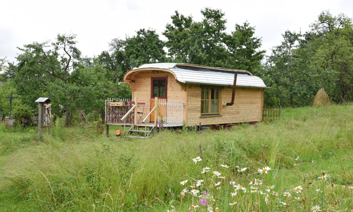 Burgweiler House | Circus wagon "Villa Abendrot", the other way to spend your vacation.