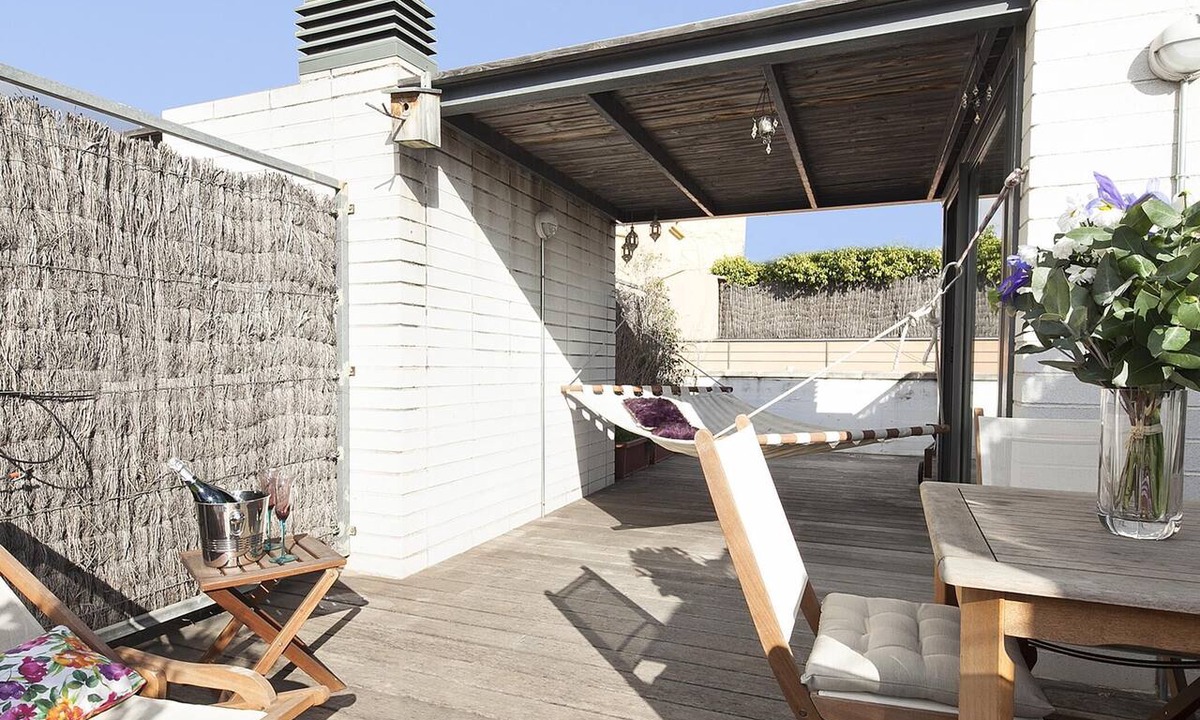 El Putget i Farro Apartment | City Center Attic with a private terrace For 6 guests