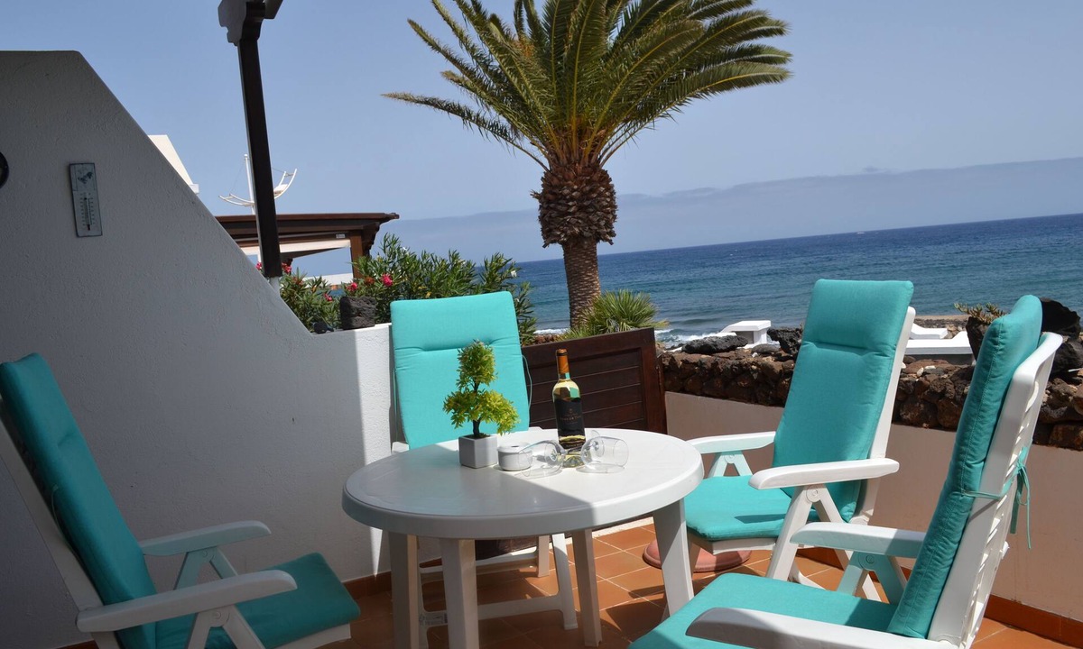 Playa Honda House | Comfort bungalow (1st row) in exclusive complex directly by the sea/beach pool