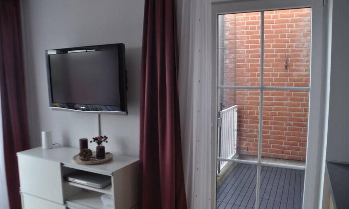 Orth Apartment | Comfortable vacation apartment with balcony, WiFi and sea view in Orth