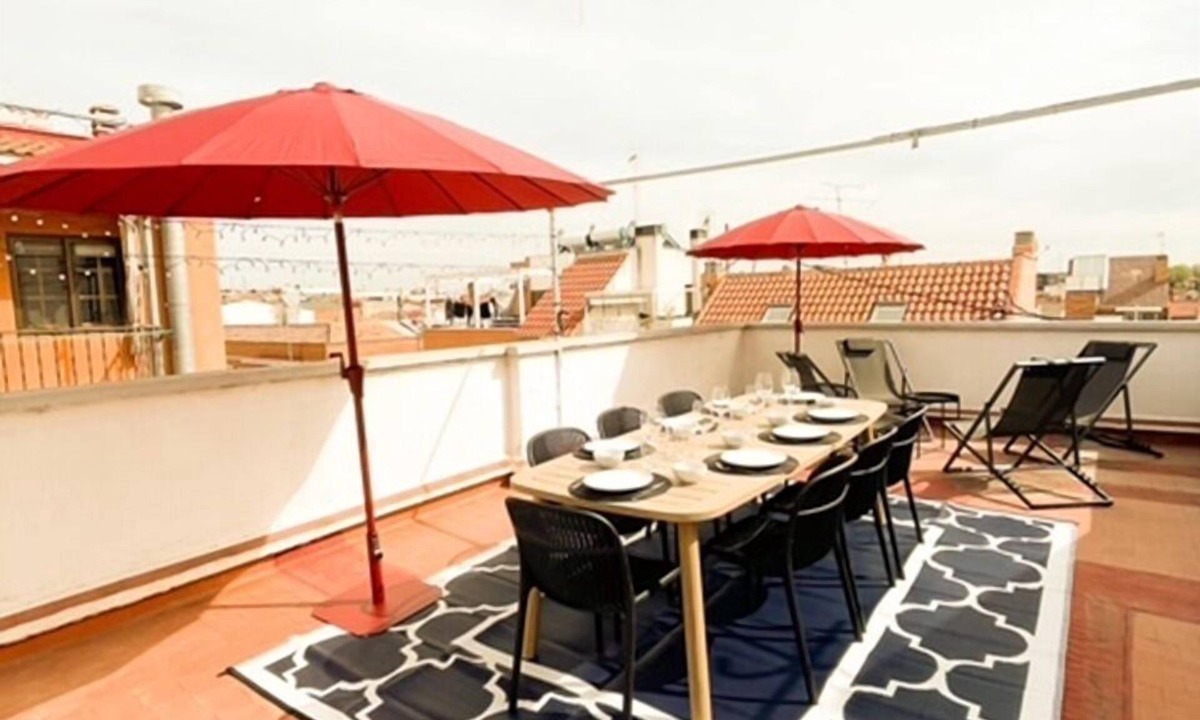 Usera Apartment | Contemporary chic Sun-Drenched Oasis with Terrace