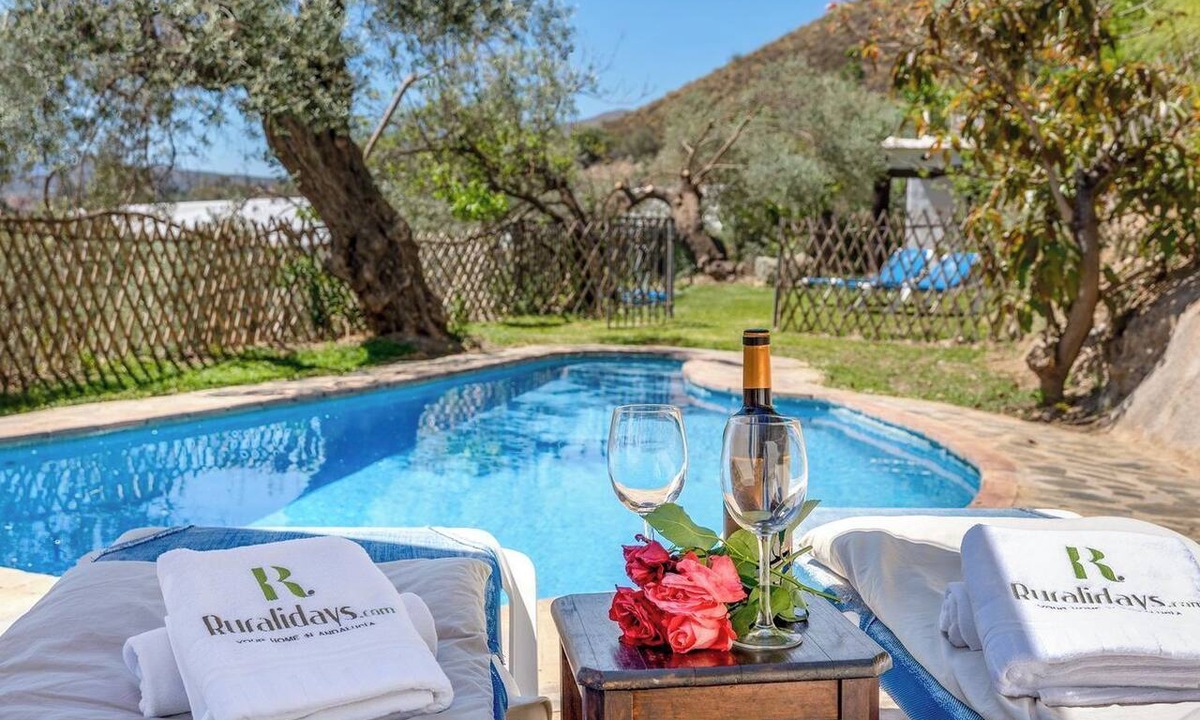 Orgiva Villa | Cortijo la Loma Órgiva by Ruralidays