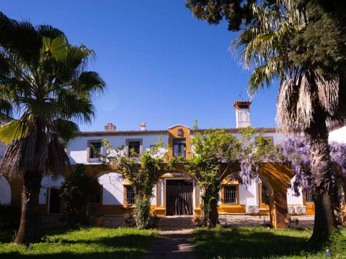 Herrera de Alcantara House | Cortijo Negretti