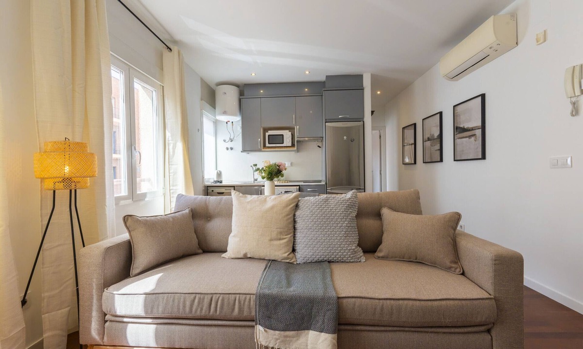 Ciudad Lineal Apartment | Cosy 1 Bedroom Apartment - Madrid