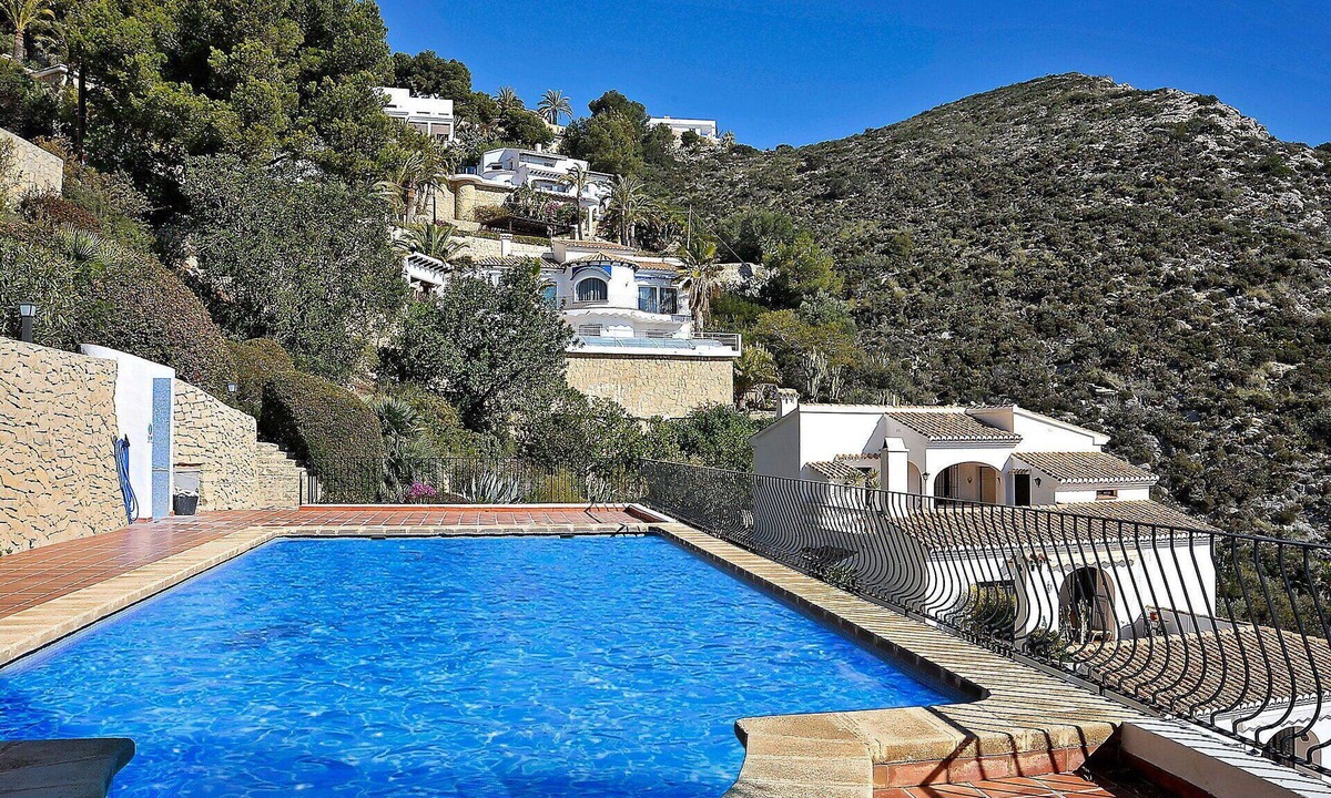 Arnella Apartment | Cosy apartment for 4 guests with pool, A/C, TV, terrace and panoramic view