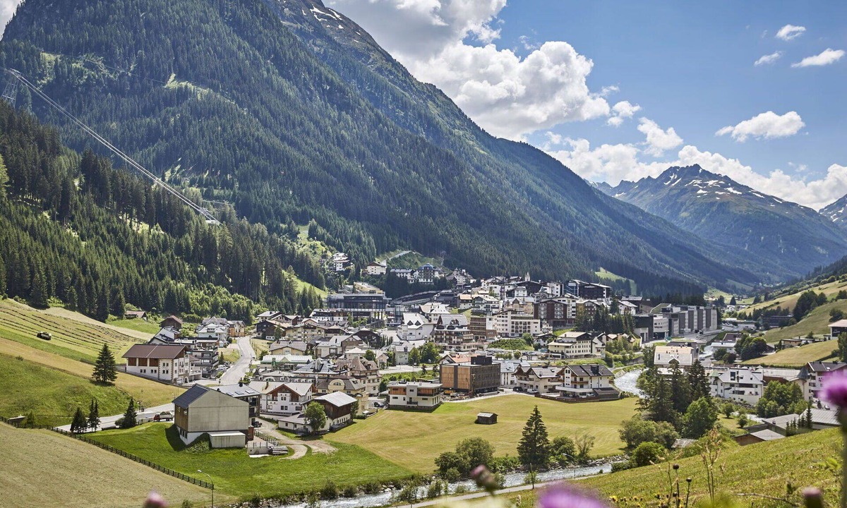 Ischgl Apartment | Cosy apartment for 4 guests with WIFI, TV, balcony and pets allowed