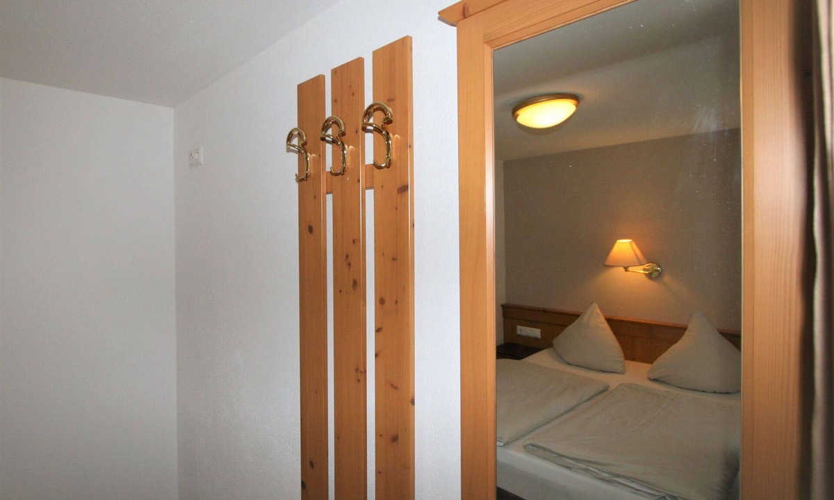 Stumm Apartment | Cosy apartment for 4 people with WIFI, pool, TV, balcony and pets allowed