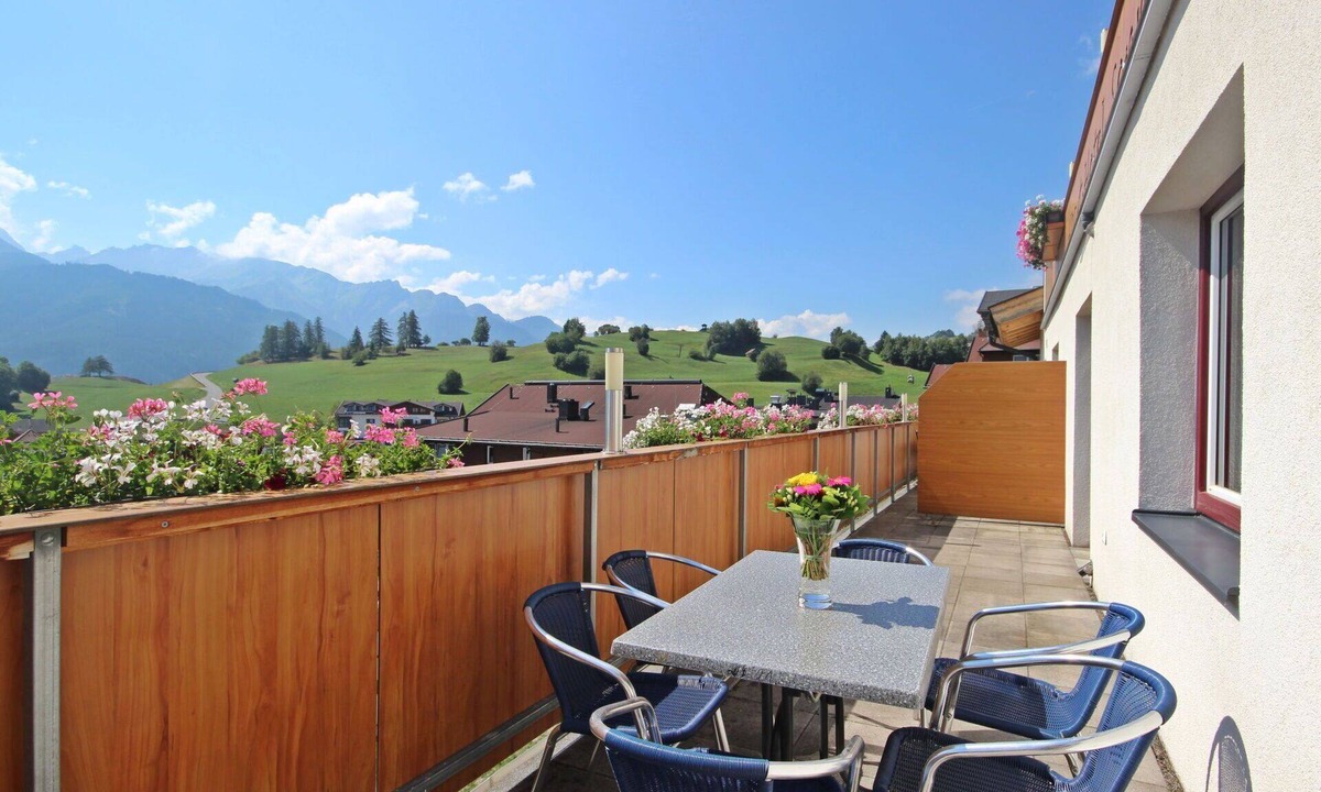 Ladis Apartment | Cosy apartment for 6 guests with WIFI, TV and terrace