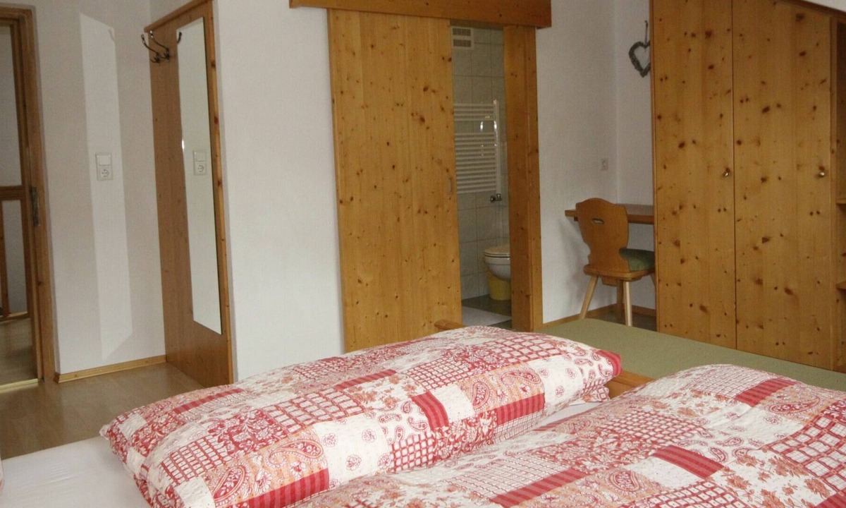 Oberried Apartment | Cosy apartment for 9 guests with WIFI, TV, balcony and parking