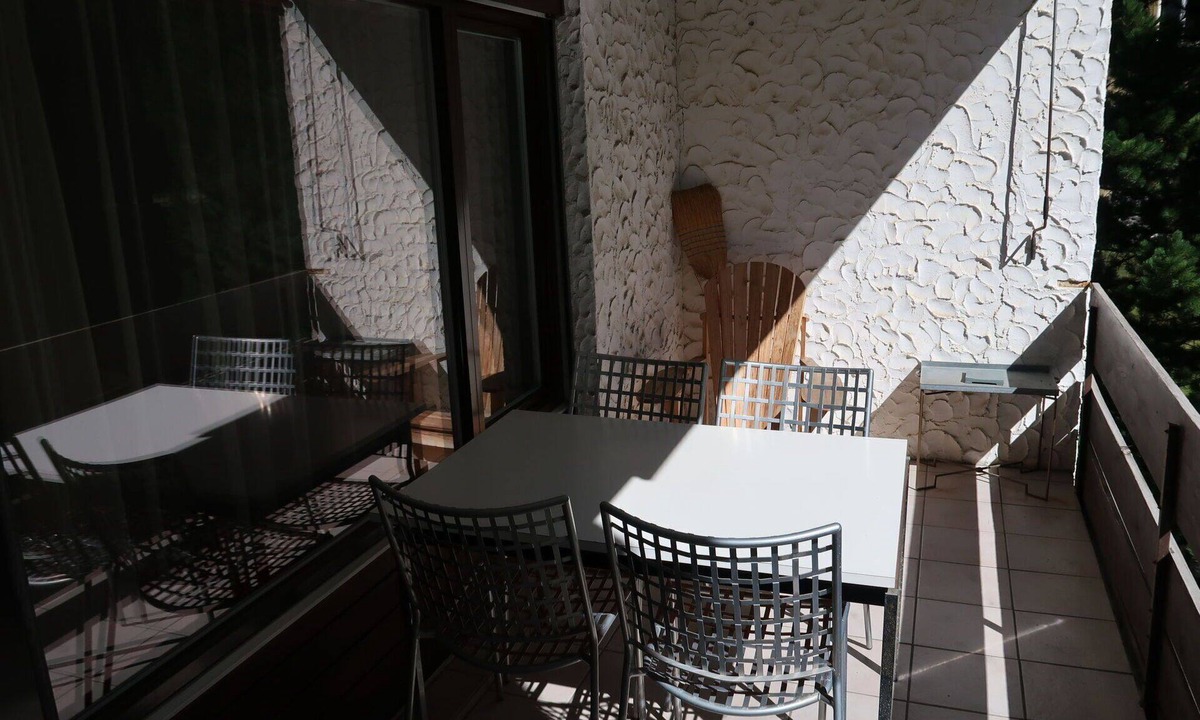 Lenzerheide Apartment | Cosy apartment for 4 guests with WIFI, TV and balcony