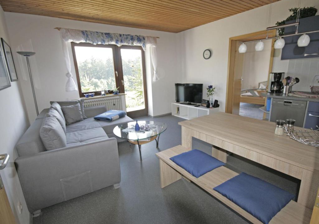 Goessweinstein Apartment | Cosy apartment with terrace and garden access in a quiet wooded area