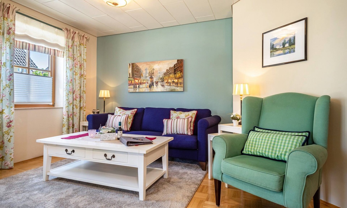 Salem Apartment | Cosy Vacation Apartment 2 on "Trostelhof" with Balcony