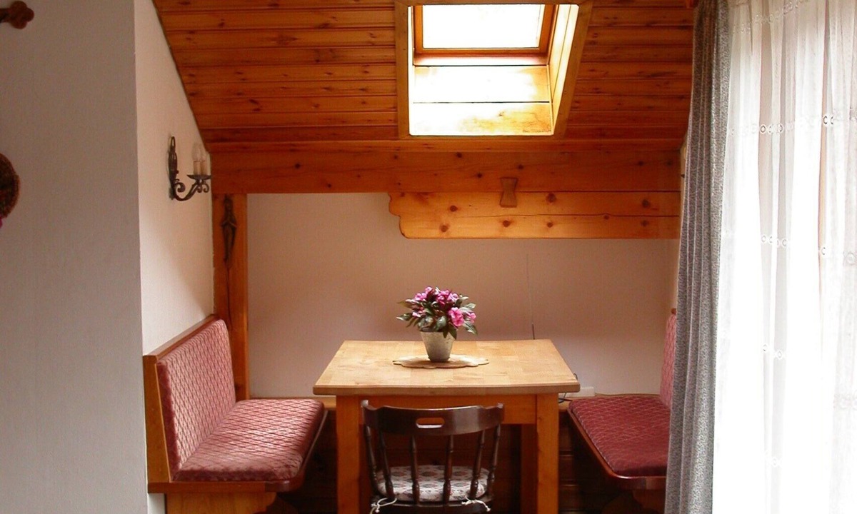 Grainau Apartment | Cozy attic apartment at the edge of the forest