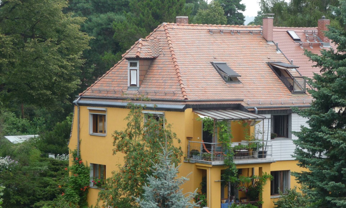 Kleinzschachwitz Apartment | Cozy attic apartment on the Elbe cycle path, good connection to public transport