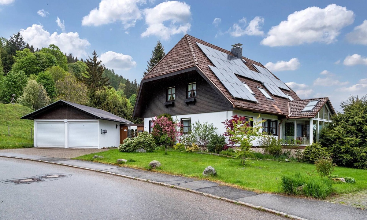 Falkau Apartment | Cozy Holiday Apartment with Private Sauna, Garden, and Sun Terrace