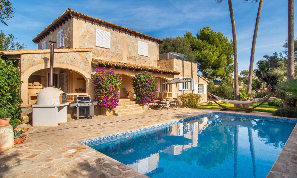 Portol House | Cozy home in Palma with private swimming pool, can be inside or outside