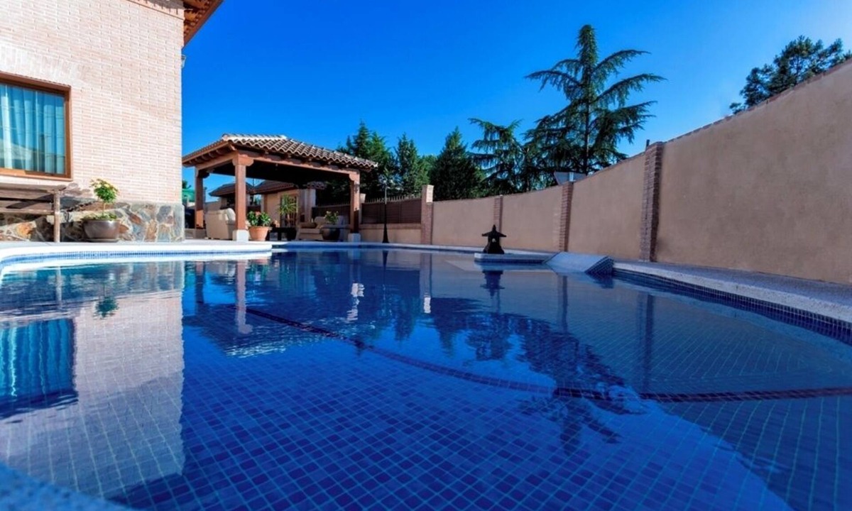 Casarrubios del Monte House | Cozy suite with separate entrance