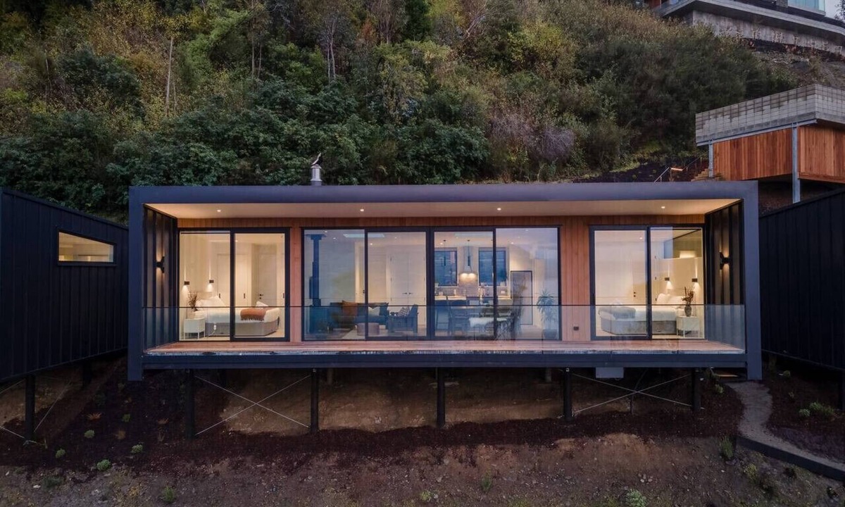 Fernhill House | Crystal Waters- Suite 3