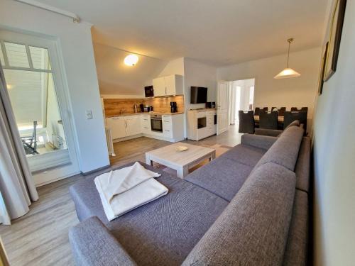 Binz Apartment | Dünenpark Binz - Komfortplus Ferienwohnung mit 2 Schlafzimmern und Balkon im Dachgeschoss 047