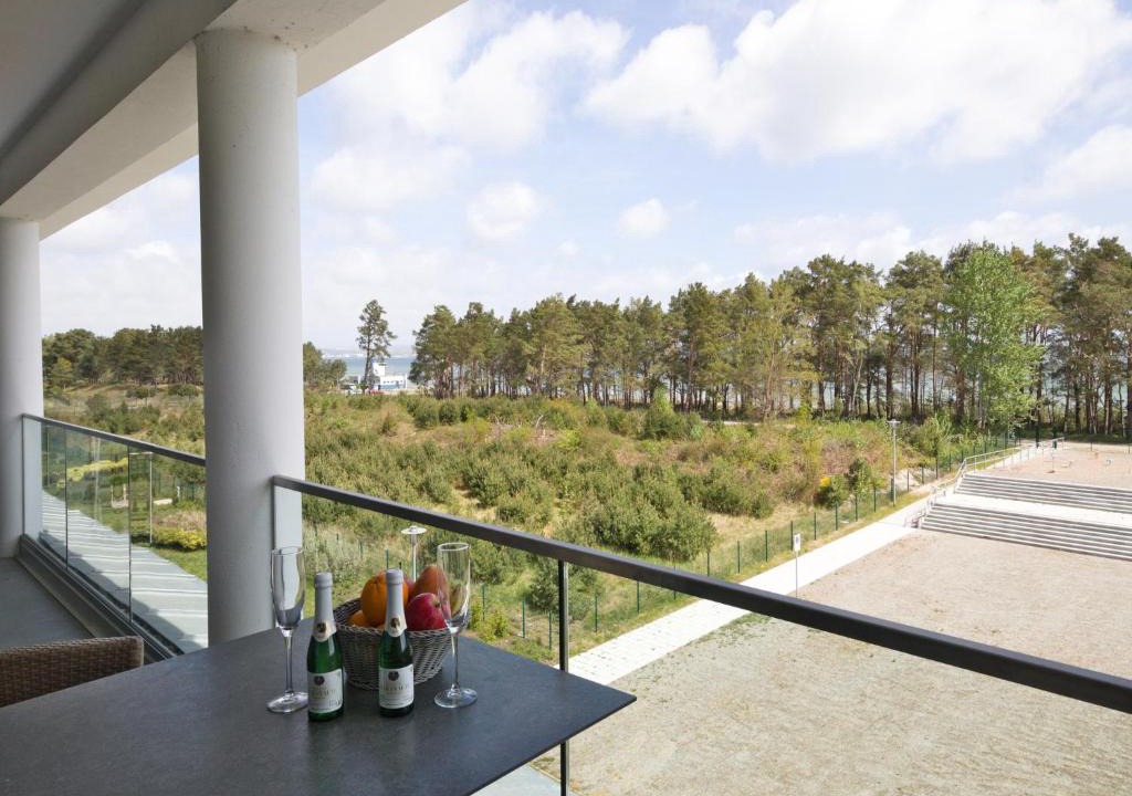 Prora Apartment | Dünenresidenz Prora - Ferienwohnung mit Meerblick, 2 Schlafzimmern und Loggia NP-318
