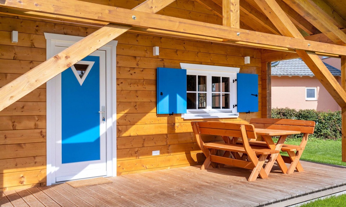 Stockach House | Deluxe Chalet 'Morgentau' with Private Terrace and Wi-Fi