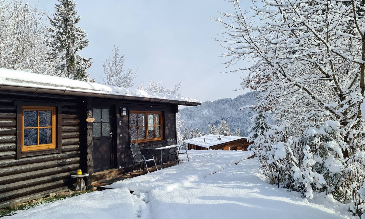 Woergl Ski Chalet | Detached wooden chalet with panoramic views