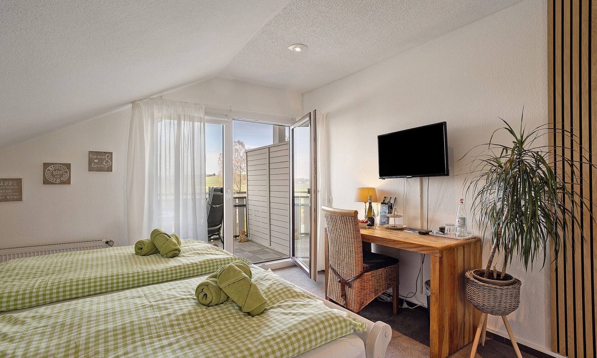 Moehnesee Apartment | Doppelzimmer seeblick ca. 25qm dusche/wc