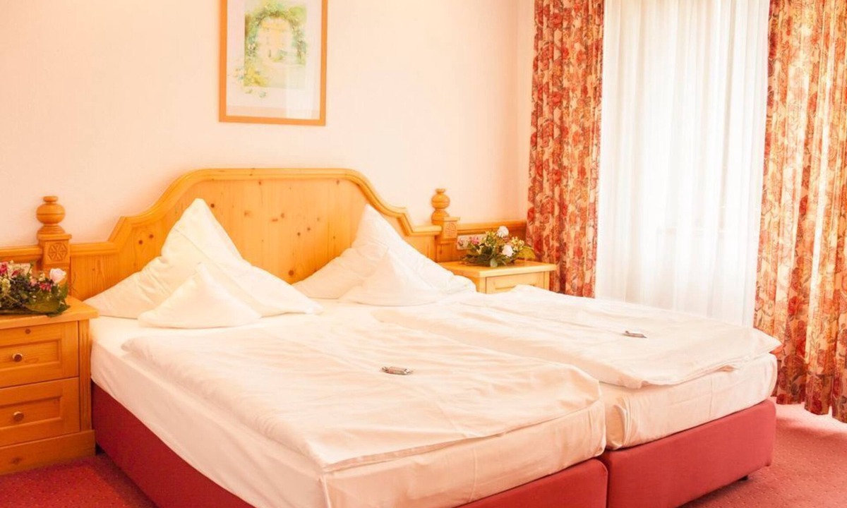 Bad Schandau House | Double room "Elbblick", shower or bath, WC - Elbhotel Bad Schandau