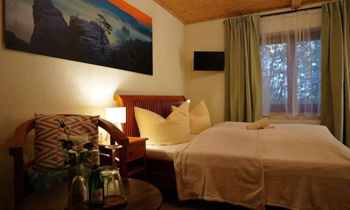 Gersdorf Bed & Breakfast | Double room GAMRIG - WITH breakfast - - Pension Zum historischen Kalkwerk