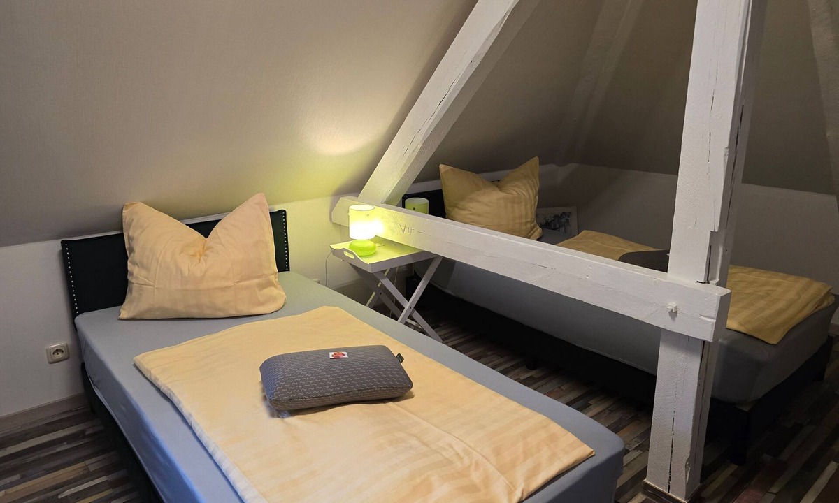 Senftenberg Bed & Breakfast | Double room no. 3 - Pension Max