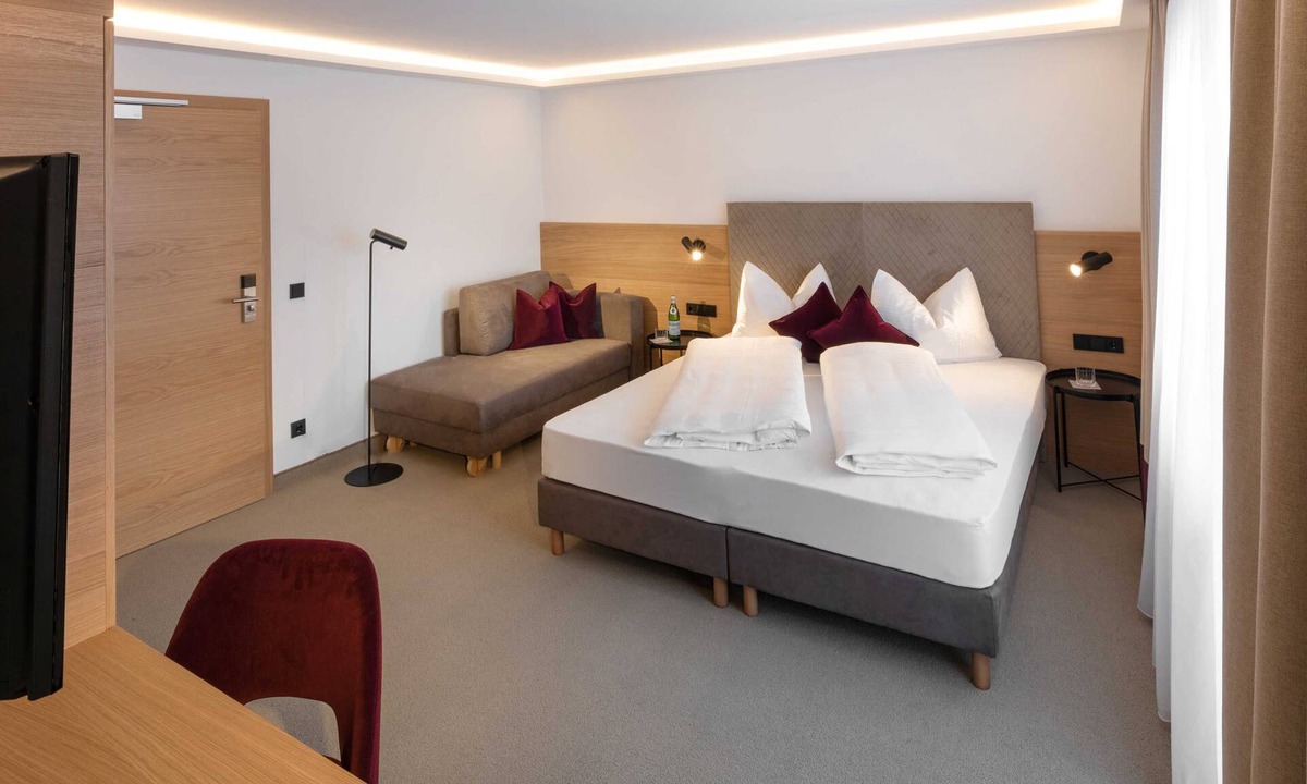 Woergl House | Double room with balcony - Hotel Hennersberg